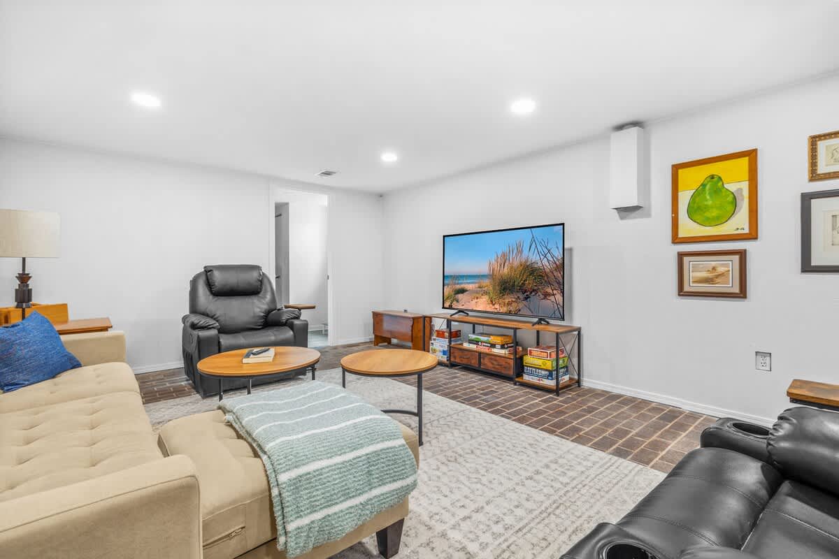 Your personal entertainment hub. Big screen, tons of seating, and all the space to unwind.