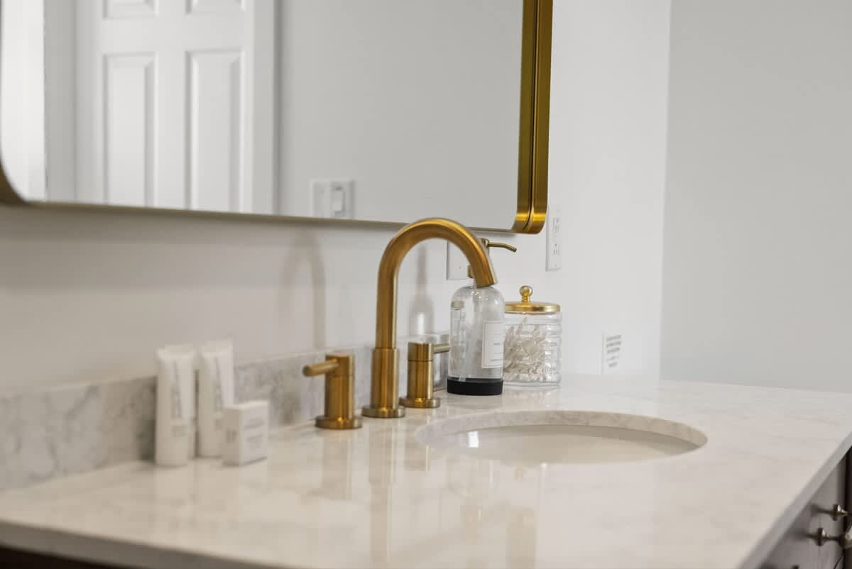 Polished, modern, and effortlessly chic.