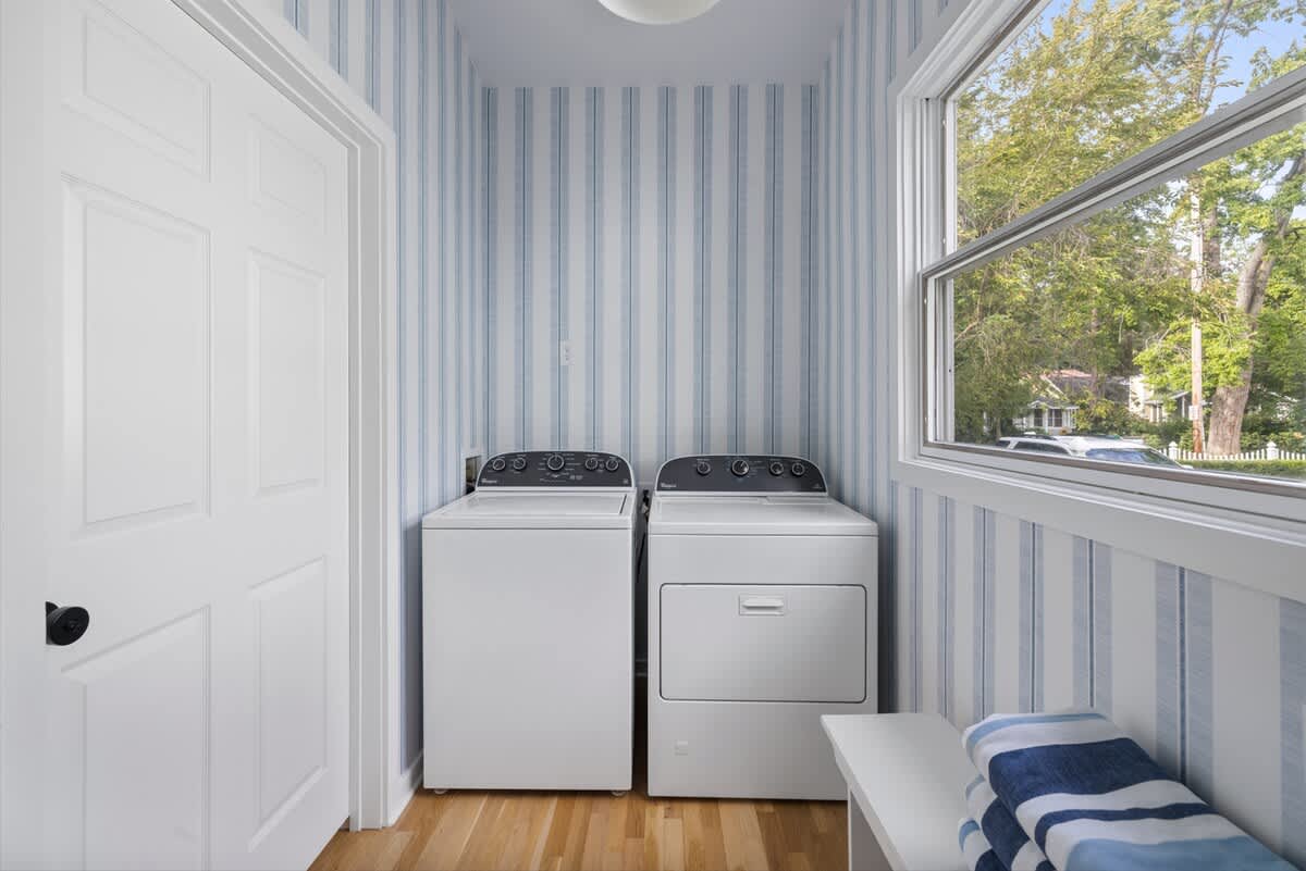 Fresh fits, no fuss! In-home laundry to keep you clean and carefree.