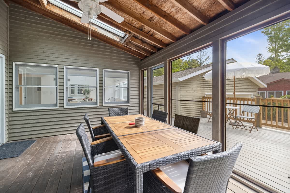 Dine inside or out—sunshine and fresh air all around.