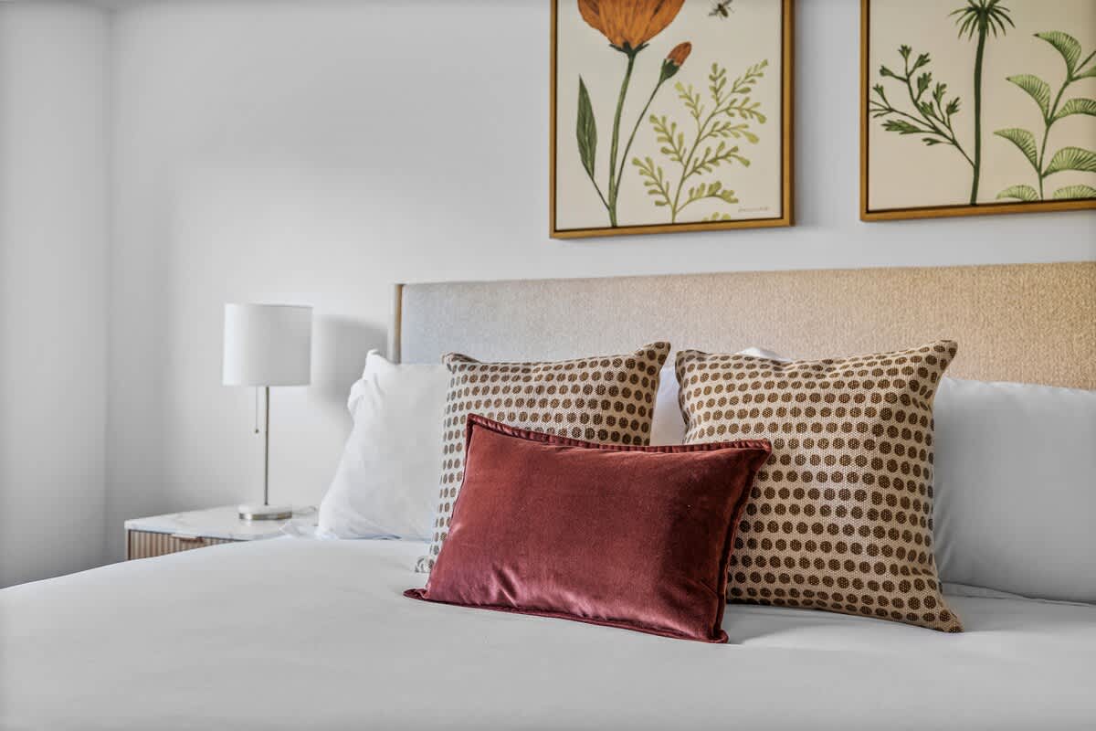 A splash of red to brighten up your dreams!