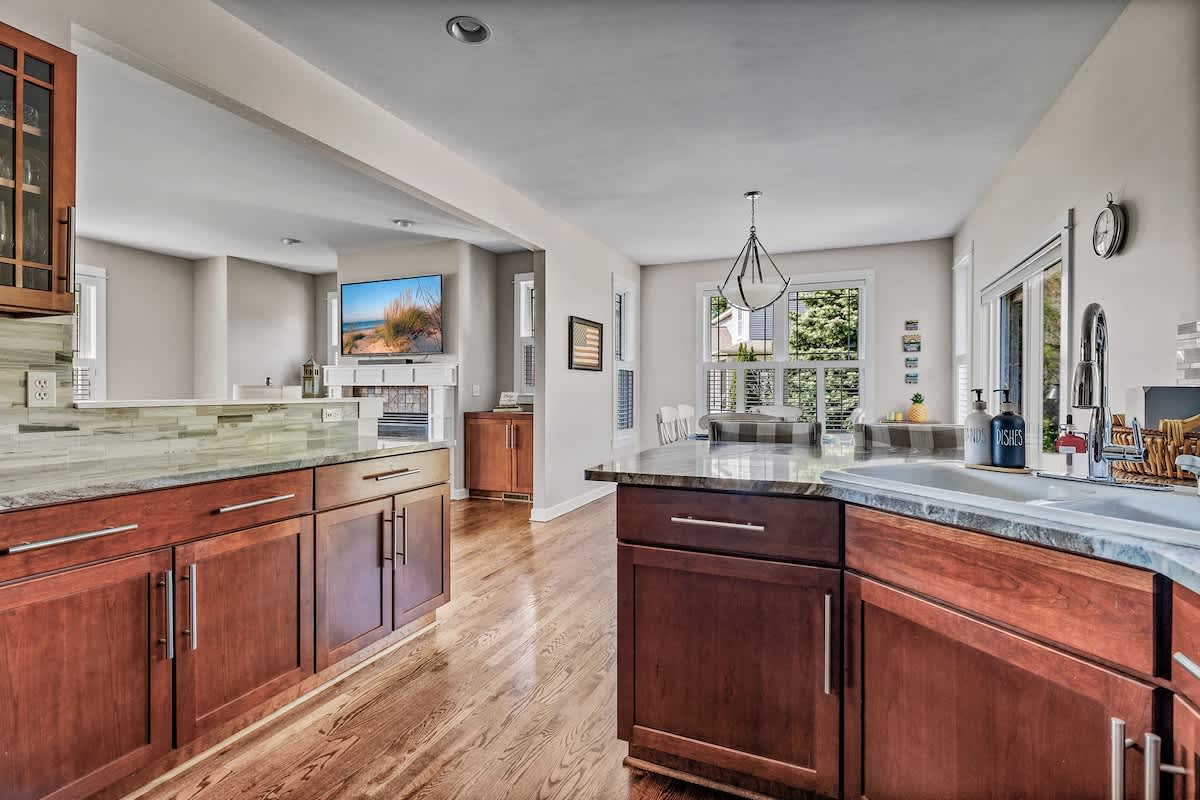 Spacious, family-friendly layout for morning pancakes to midnight snacks.