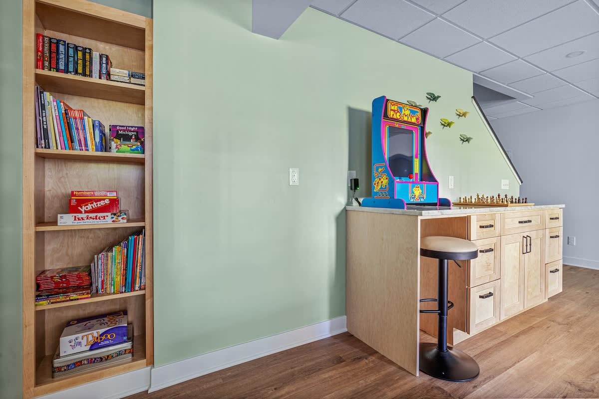 Books, games, and retro arcade vibes—this spot’s made for fun!