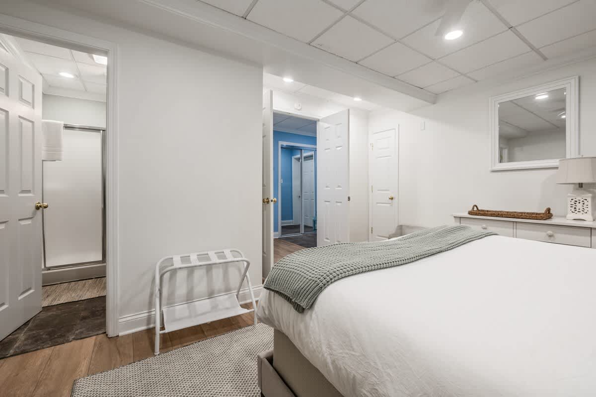 Need a little space to yourself? This guest-friendly suite delivers just that.