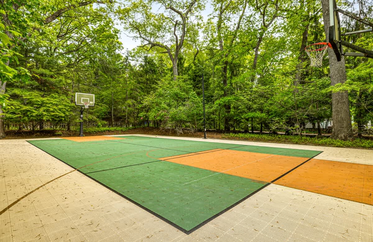 Pickleball, hoops and nature—your court awaits!