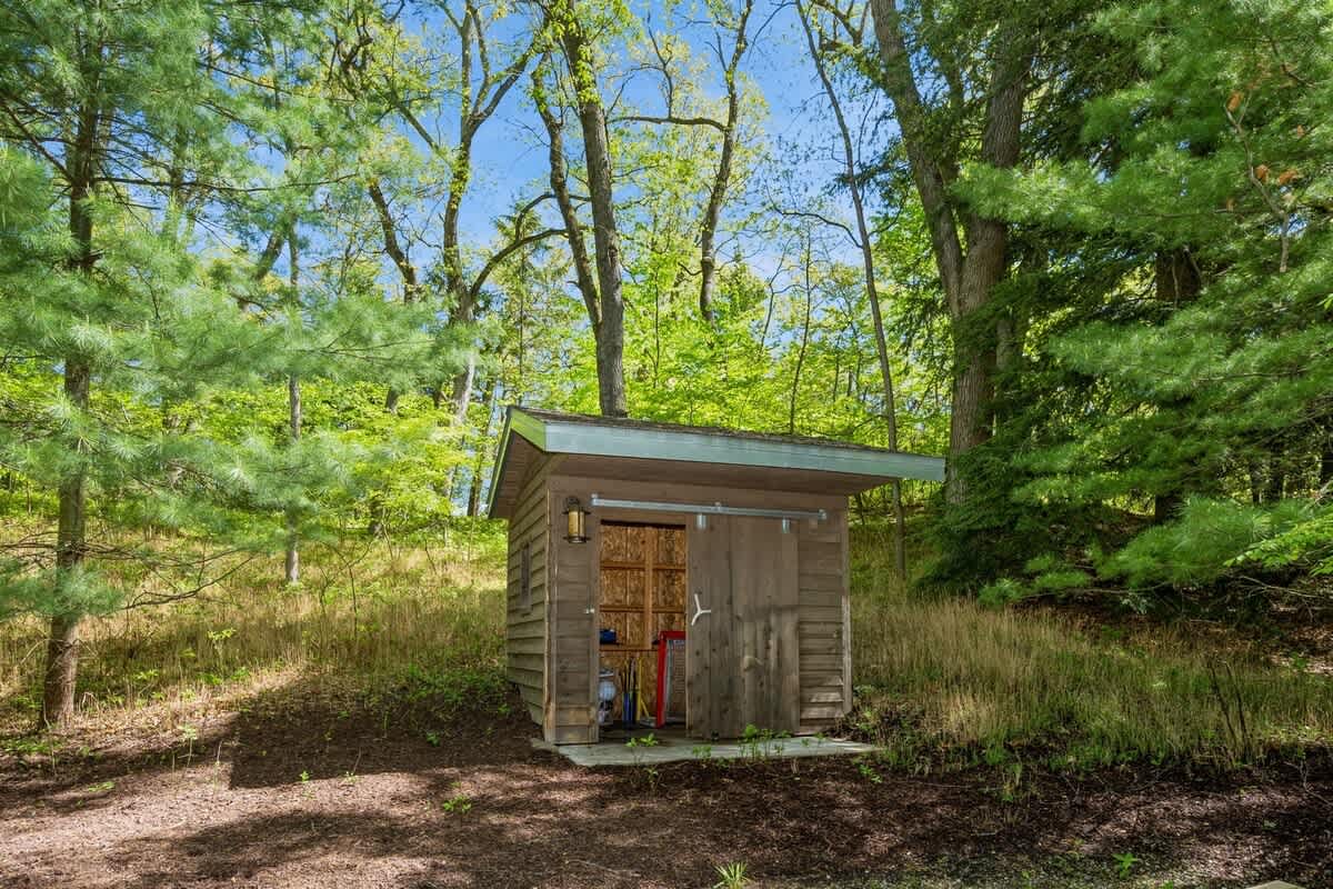 Tucked-away storage, perfectly in tune with nature.