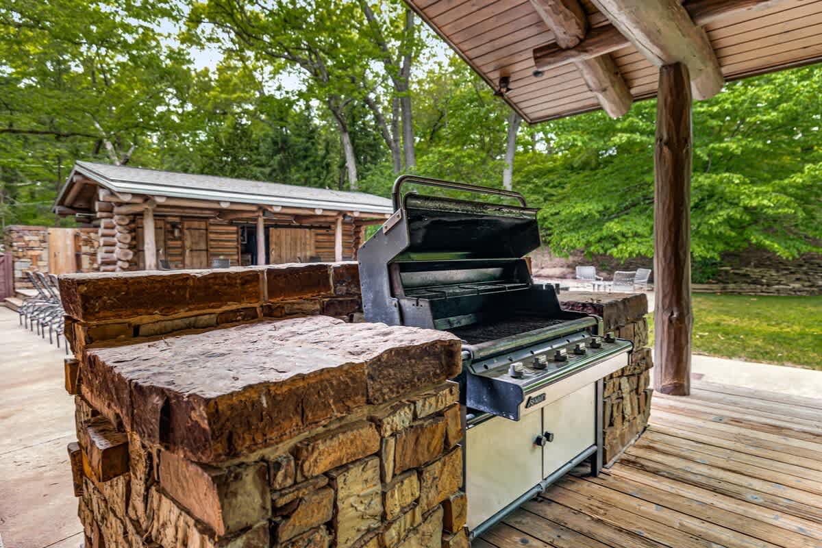 Fire up flavor in this built-in BBQ perfection.