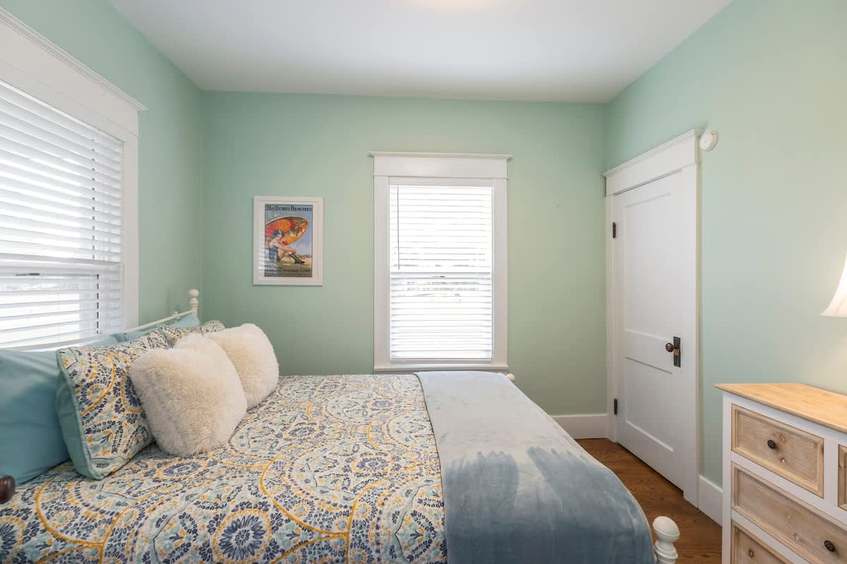 Bedroom 4 is on the lower level & has a queen-size bed.