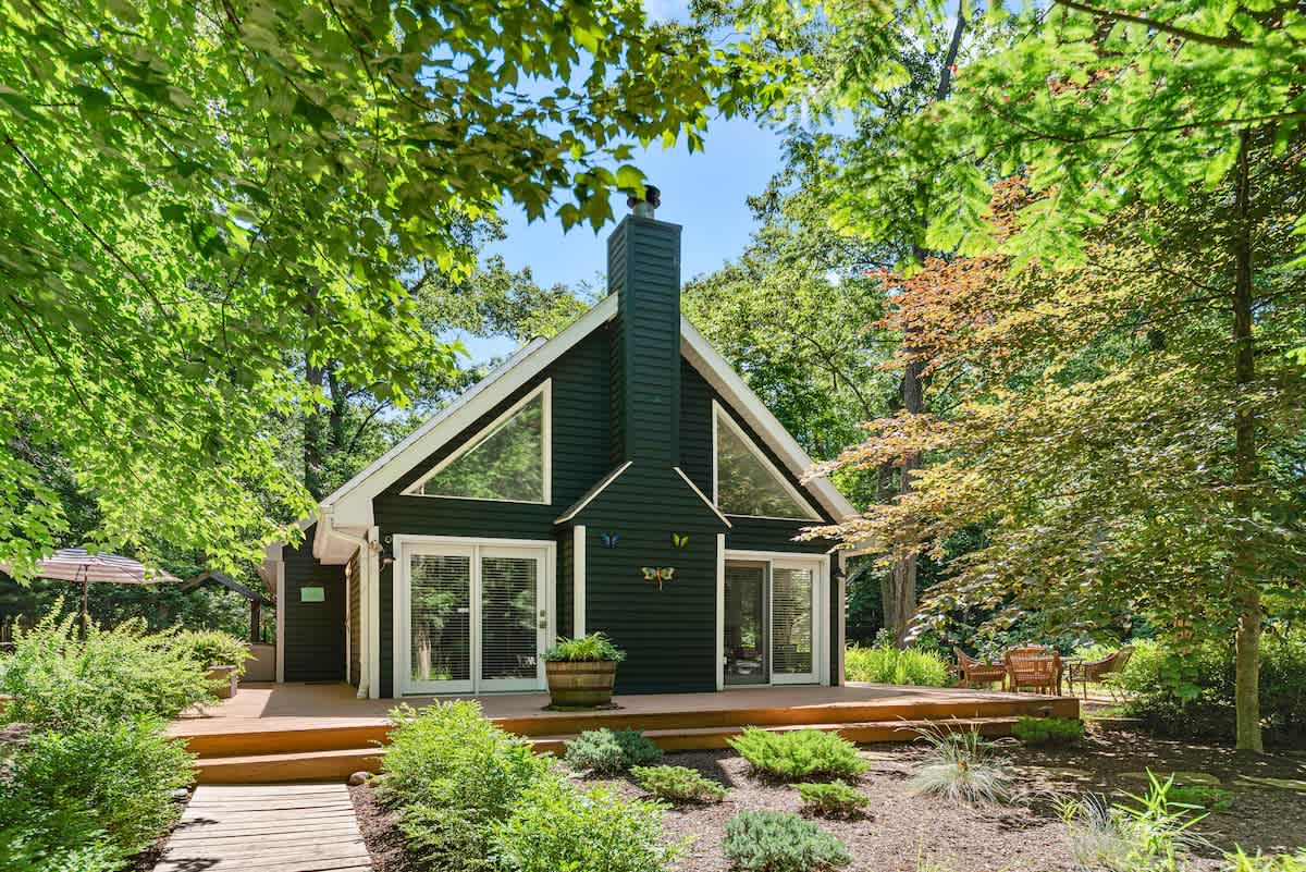 Welcome to Oasis in the Woods—your perfect nature retreat.