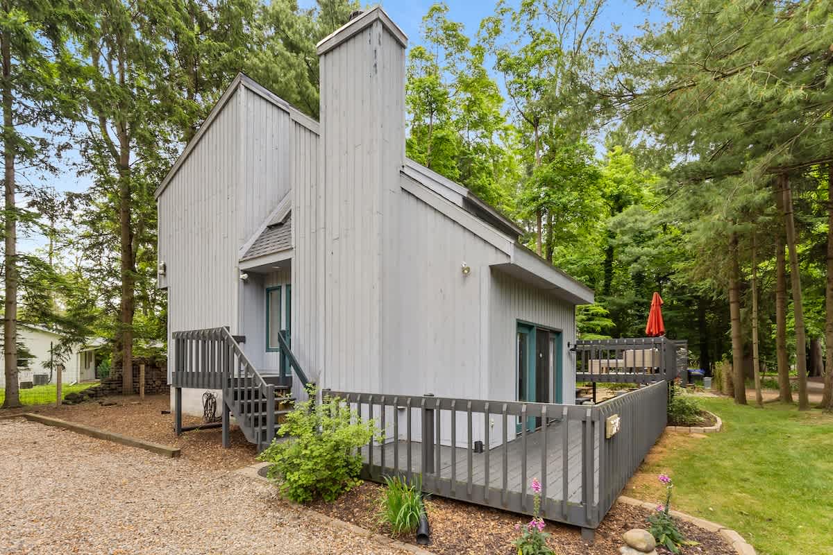 Private, quiet, and just minutes from nature’s best.