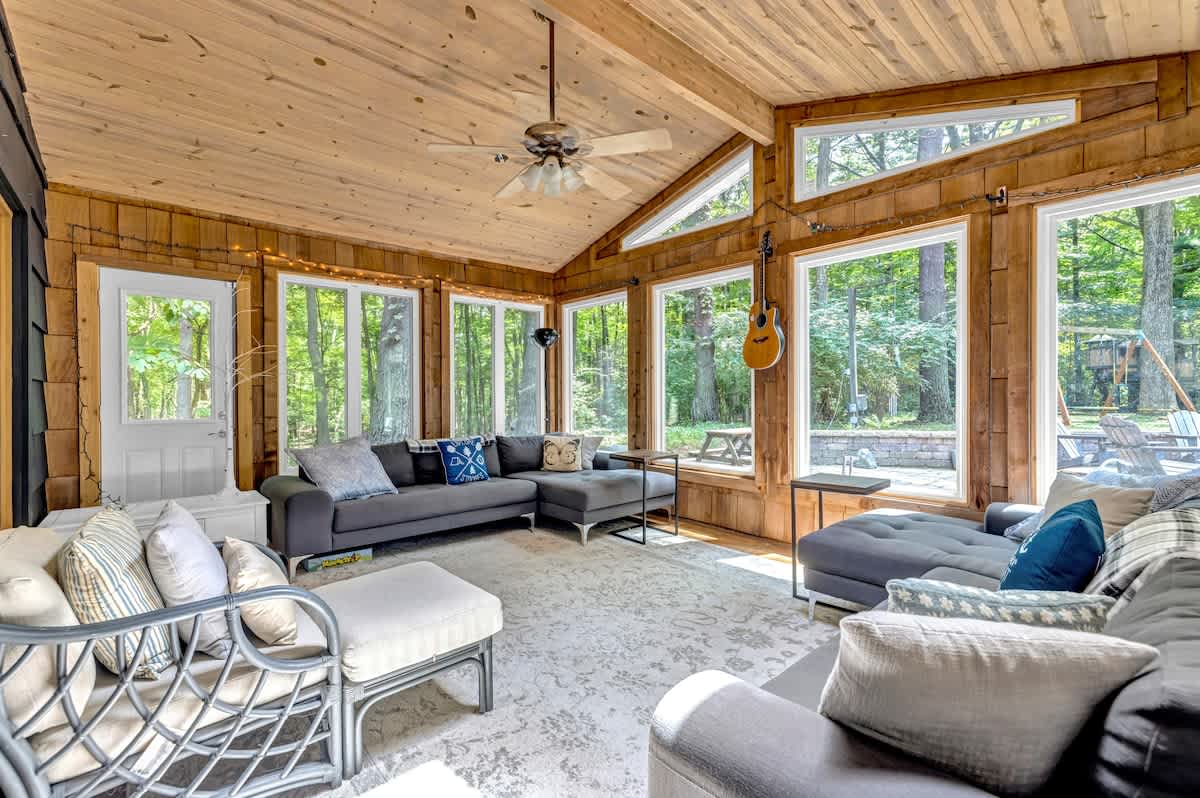 All-season comfort with floor-to-ceiling nature.