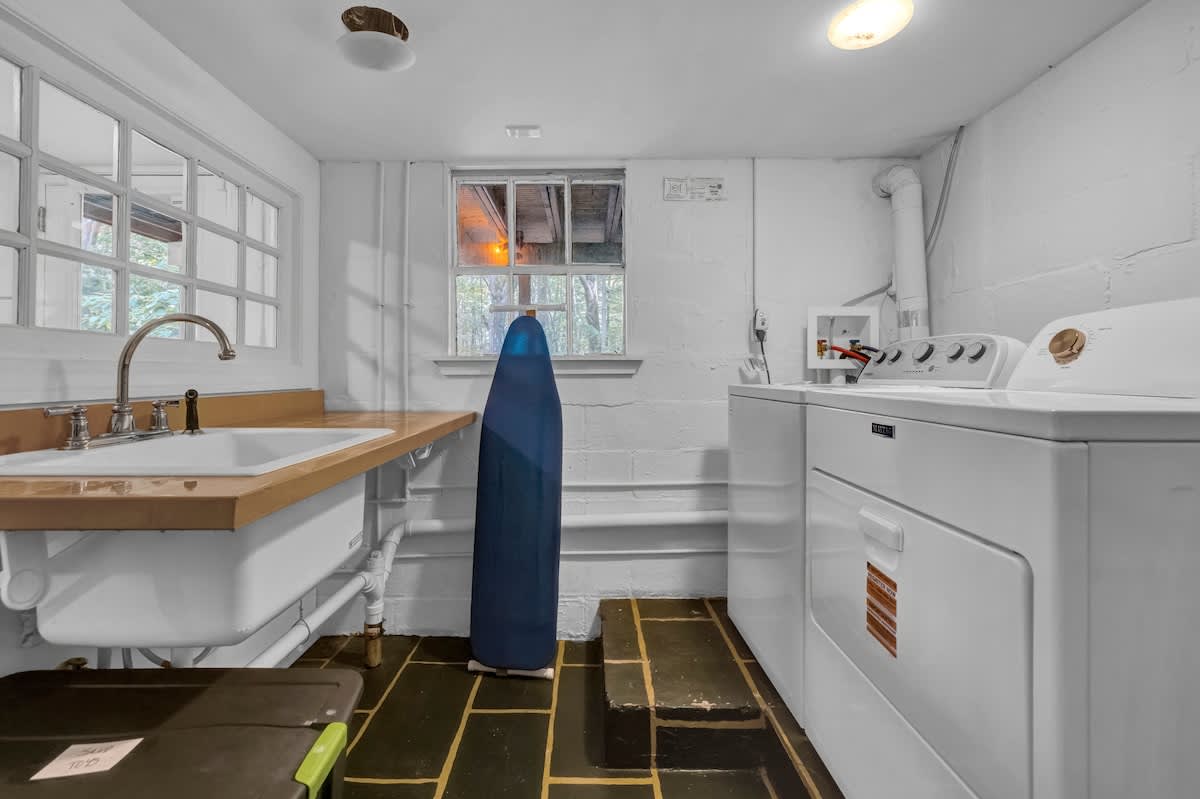 A functional laundry space to keep things fresh on the go.