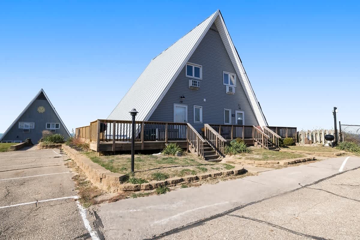 Leila's Chalet is part of the renowned Chalet on the Lake resort in Stevensville.