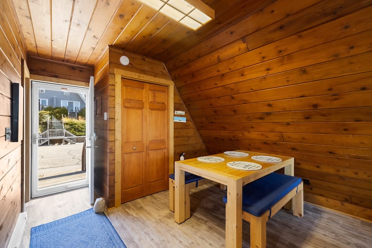 A casual spot for meals between lake and pool time.