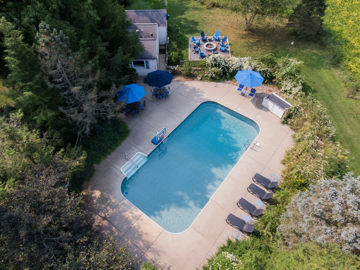 berrywood drone view of pool from above Sep 2022