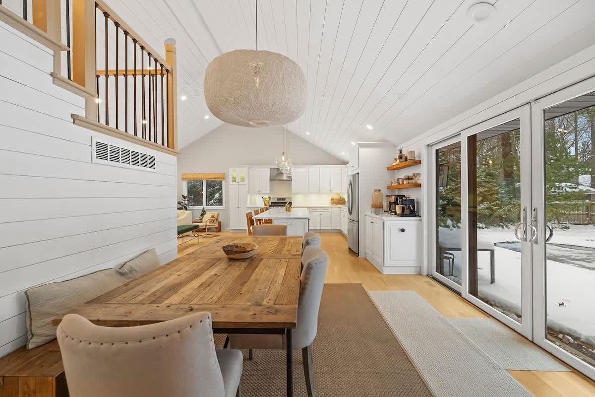 Enjoy family meals and easy social flow between dining, kitchen, and living spaces.