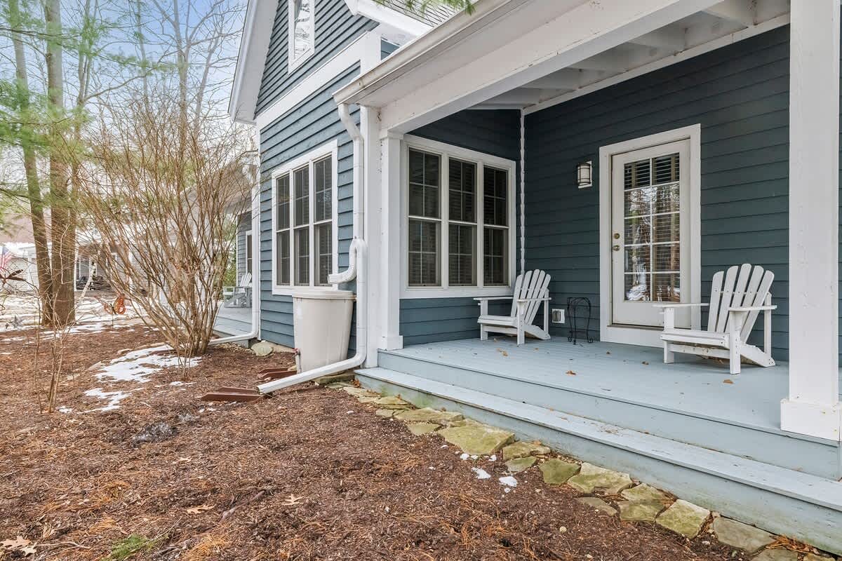 Everyone loves spending time on Star Cottage's porches.