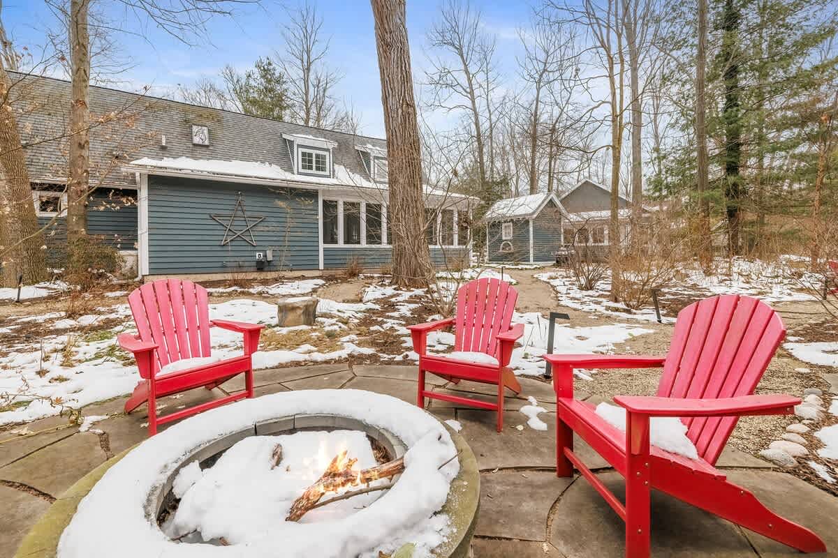 End the day fireside, with the Star Cottage glowing just behind you.