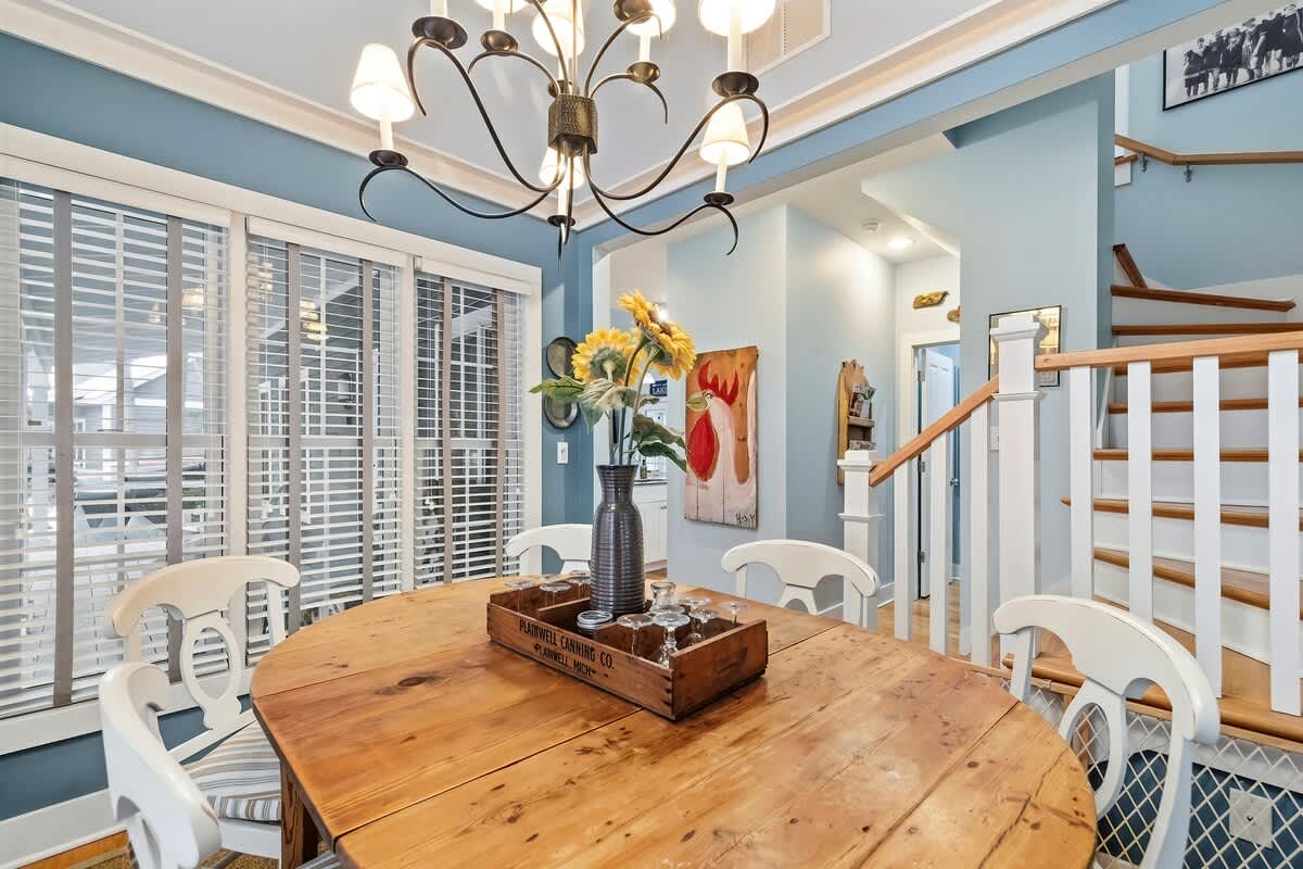 A sweet dining space to spend time over meals.