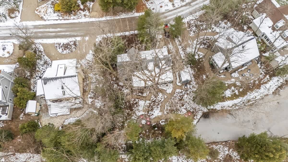 Star Cottage’s wooded Union Pier setting, close to beach paths and town.