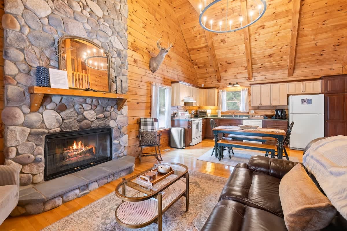 Featured Property County Line Cabin