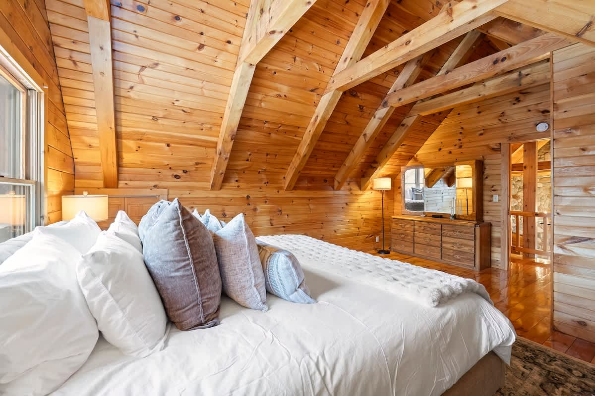 The upper-level signature suite is a quiet retreat away from it all.