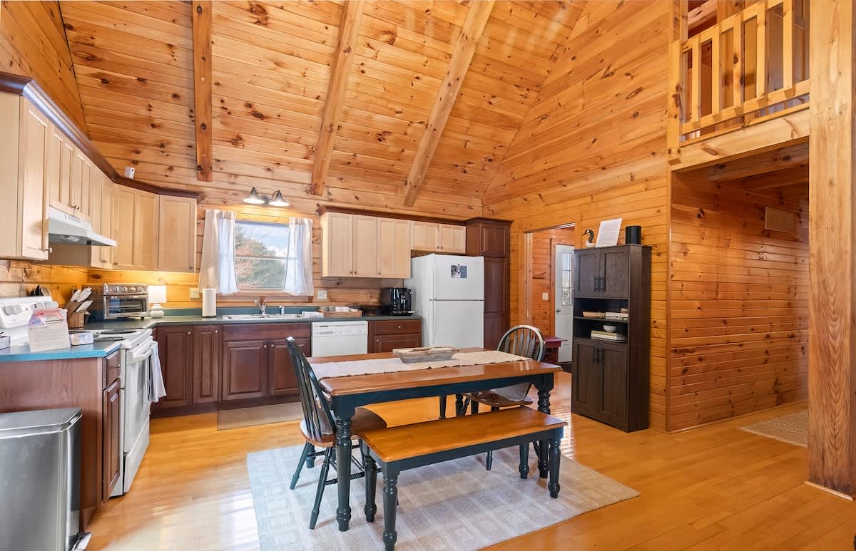 Doesn't this kitchen remind you of Grandma's place?