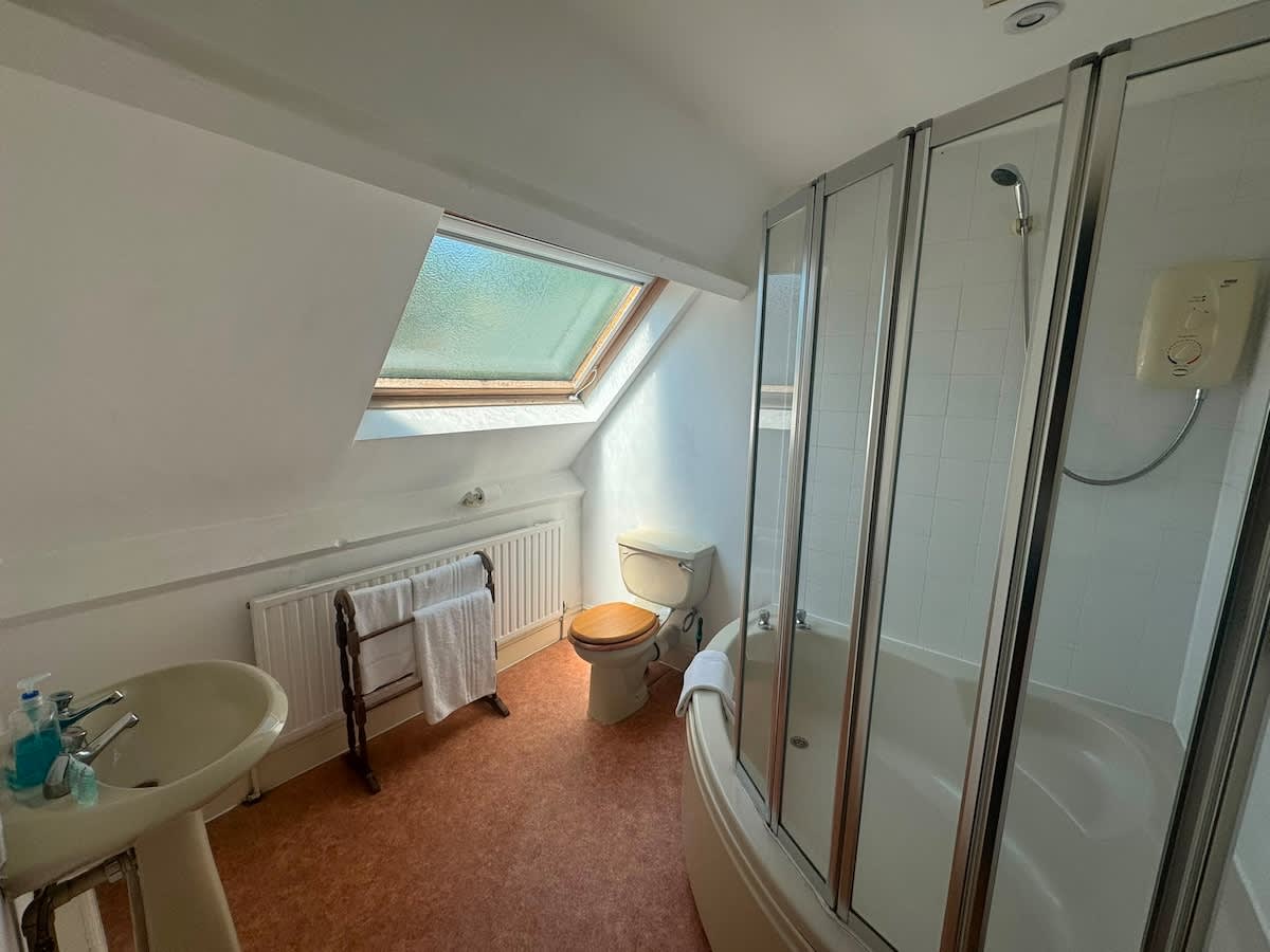 Classic Double En-Suite Room with Free Parking