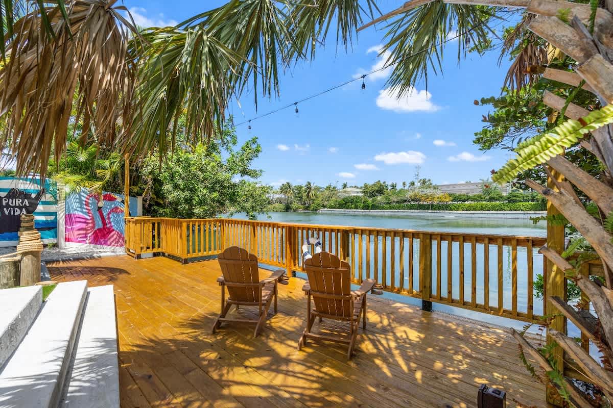 4BR Lakefront Heated Pool -Jacuzzi -Basket -Sauna