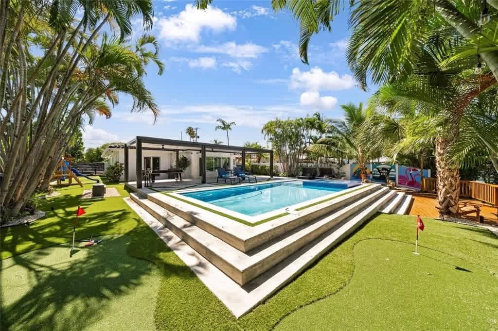4BR Lakefront Heated Pool -Jacuzzi -Basket -Sauna