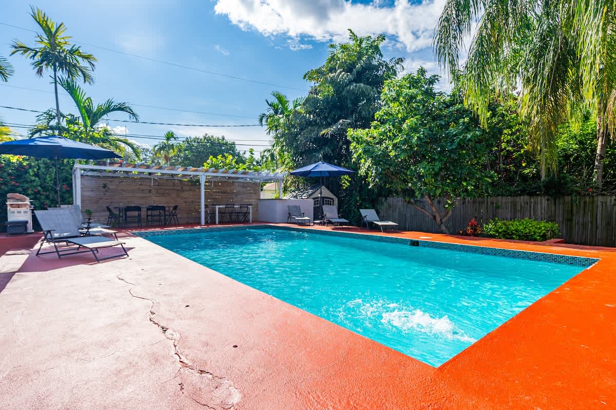 Spacious 3BR Home with Oversized Pool & Backyard
