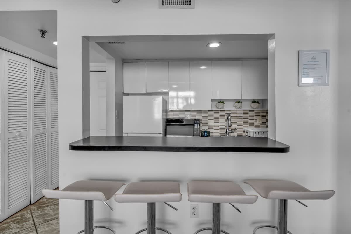 1 BLOCK FROM OCEAN 1 BR South Beach Collins Ave - Foto 11
