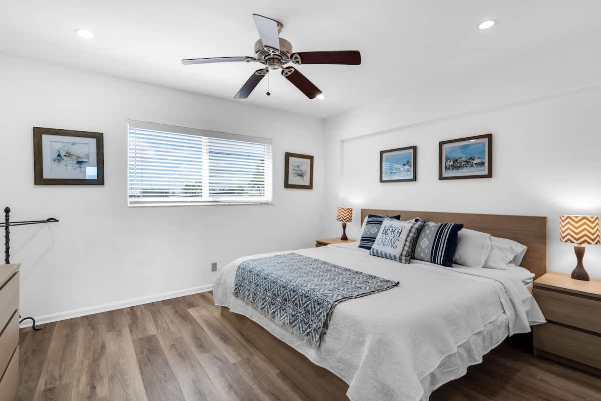 BeachFront 1 BR with Ocean View, Pool and Parking
