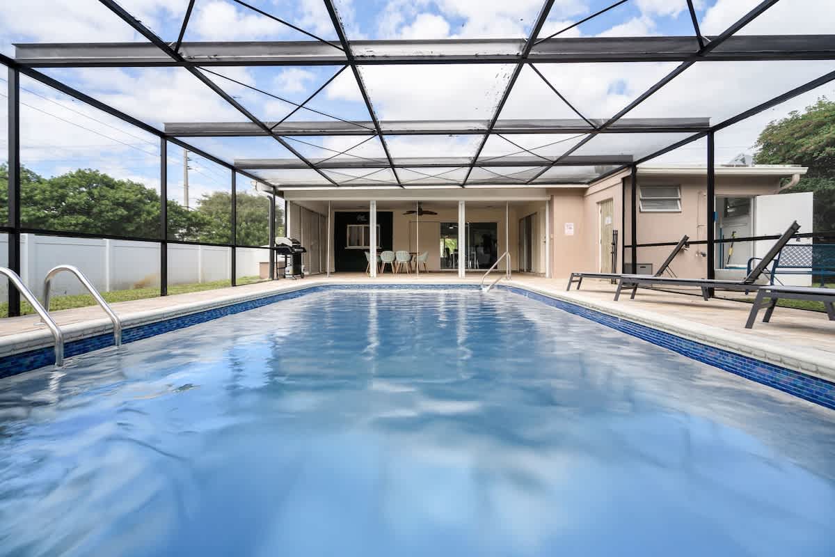 Stunning 4BR Oasis with Pool, 14 mins to Ocean