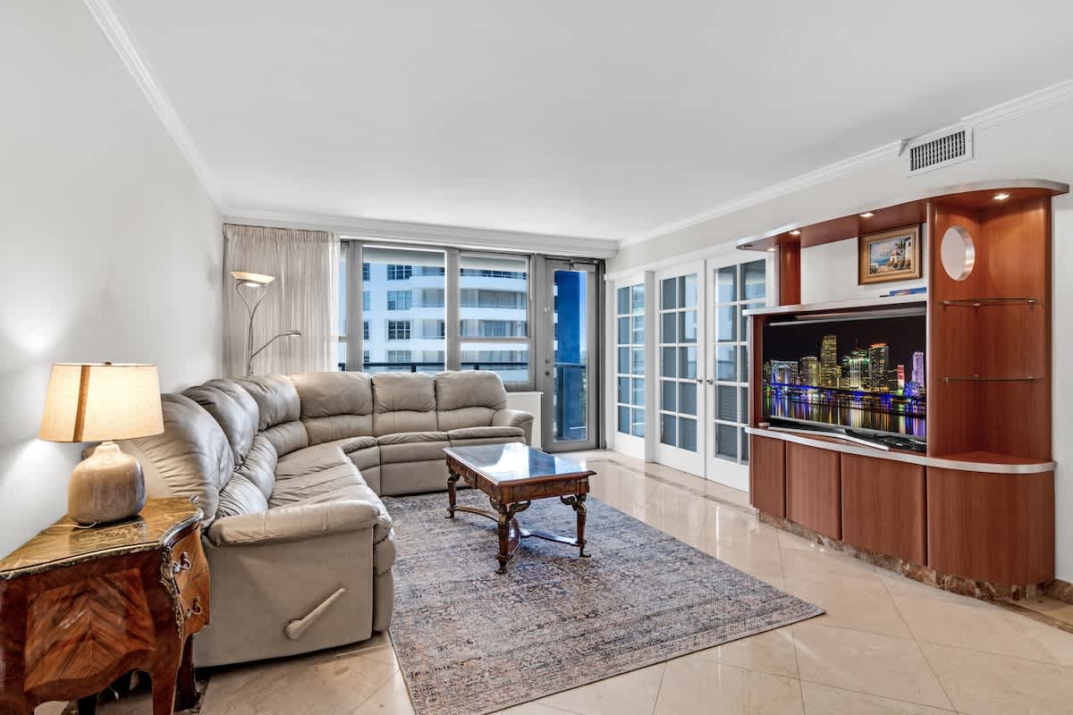 2 Bedrooms Unit OceanFront Resort The Alexander - Foto 3