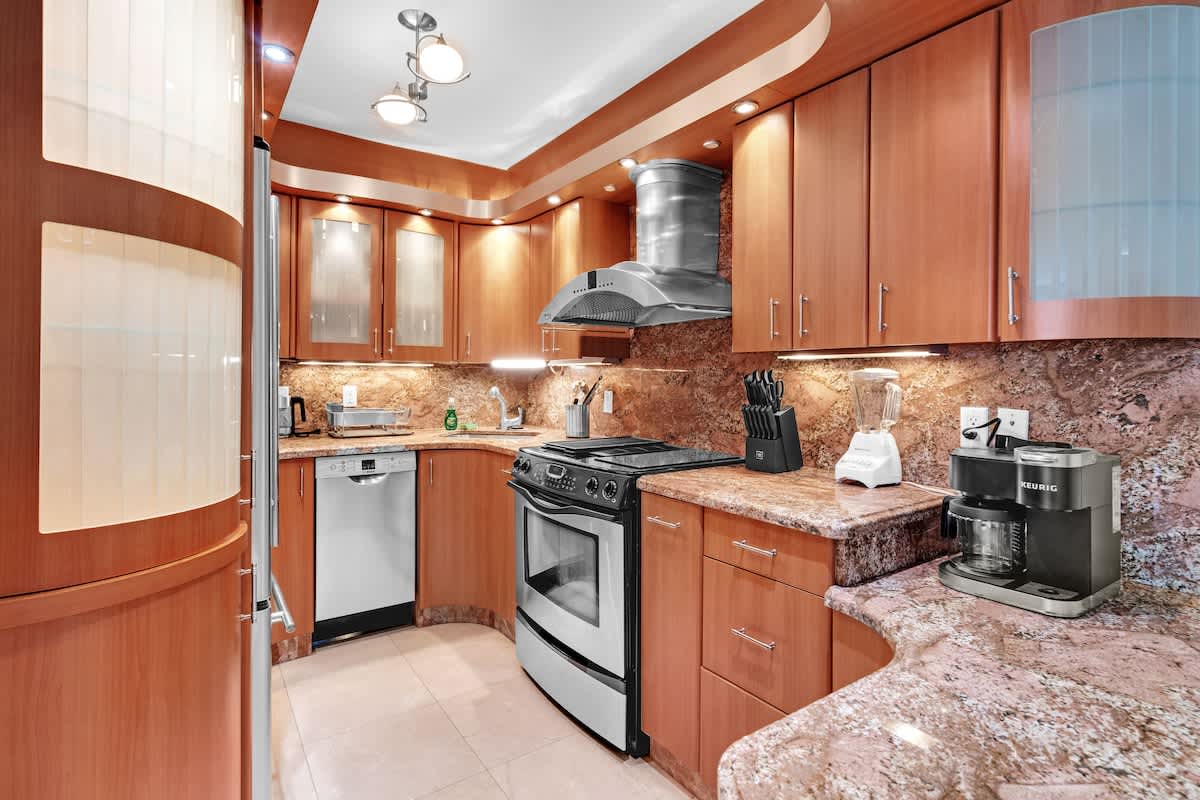 2 Bedrooms Unit OceanFront Resort The Alexander - Foto 14