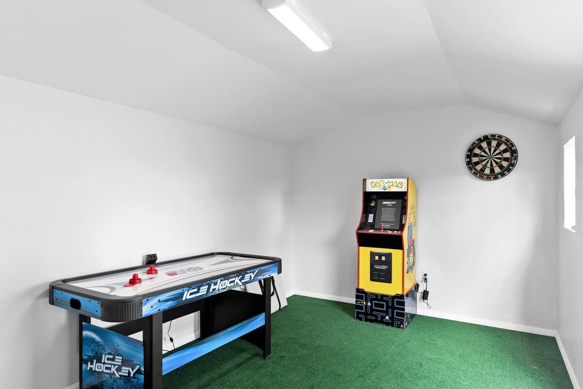 Cheerful 4 Bedrooms house with Pool and Game Room