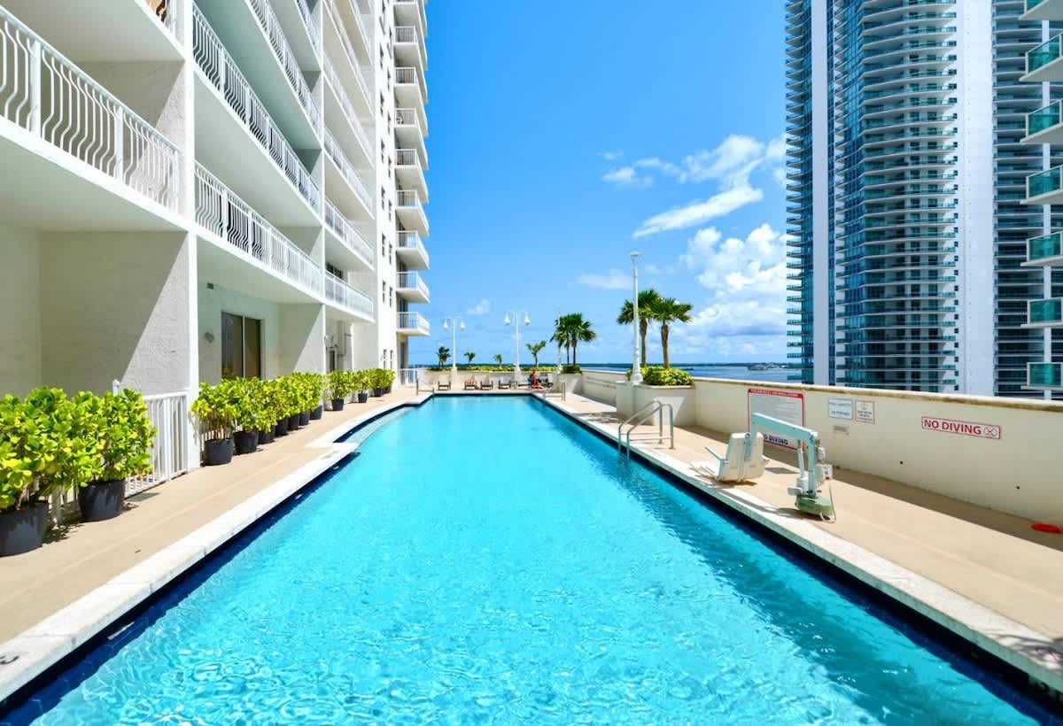 Spacious Penthouse in Brickell 3 BR, Free Parking