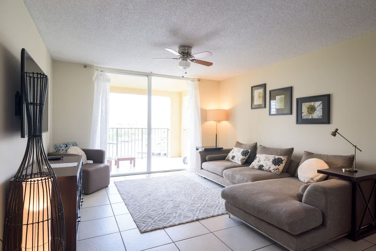 Spacious 2 bedrooms with Water Views