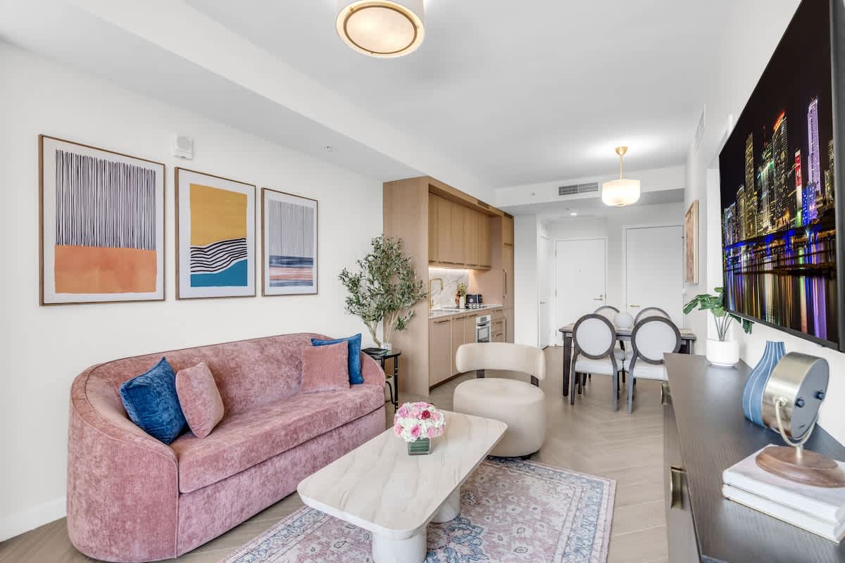 NoMad Wynwood 1 BR, Balcony and Rooftop Pool