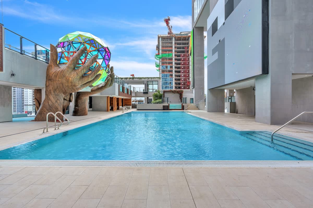 E11 Residences | Studio Rooftop Pool & Free Valet