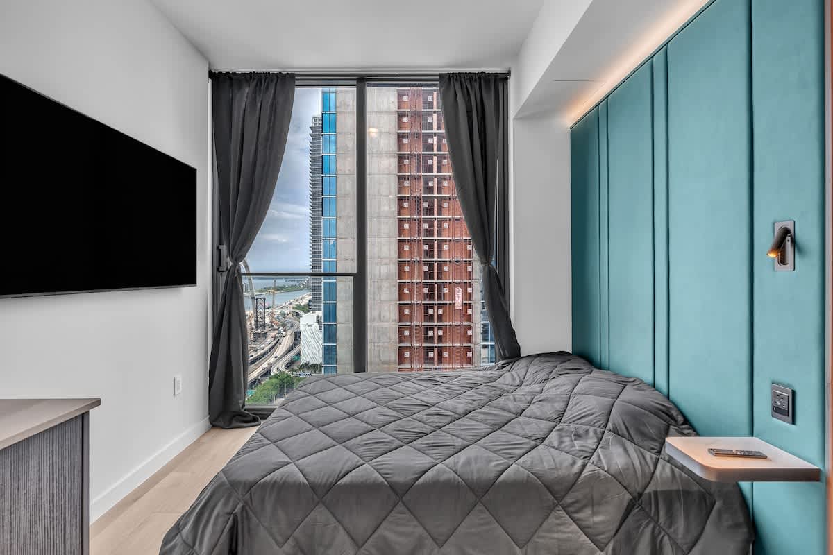 E11 Residences | Studio Rooftop Pool & Free Valet