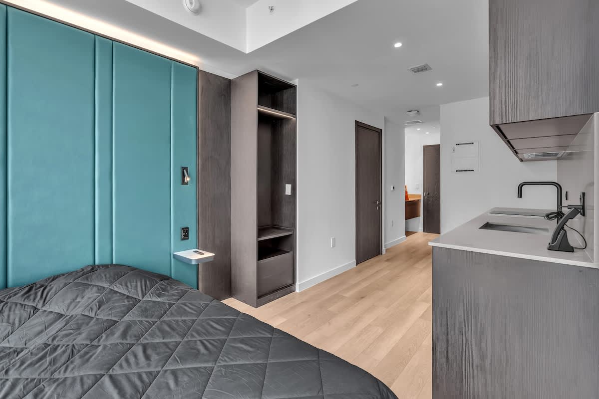 E11 Residences | Studio Rooftop Pool & Free Valet