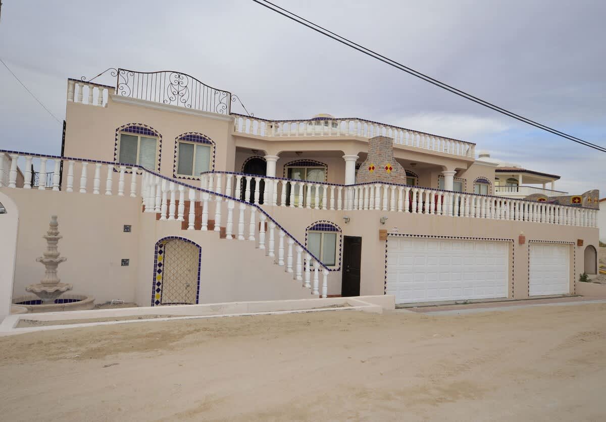 Espaciosa Casa con Vista al Mar | Perla del Mar