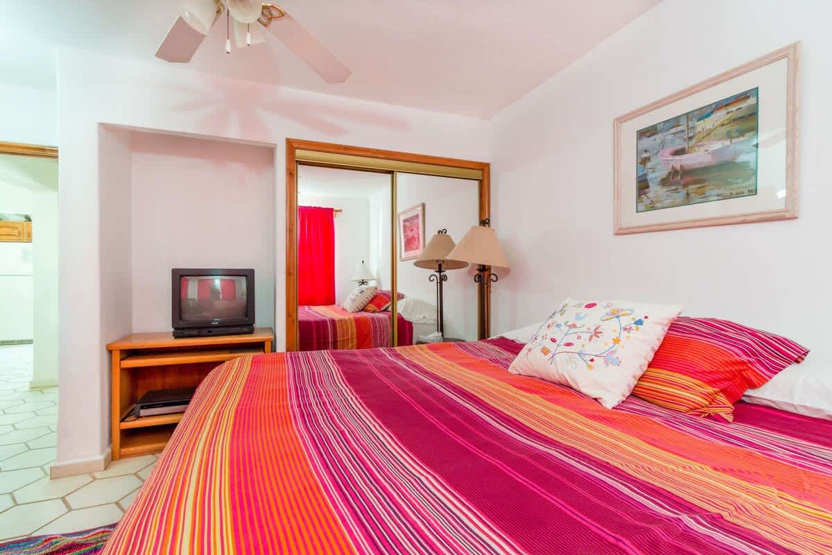 Bella y Encantadora Casa en 2da Fila | Casa Feliz