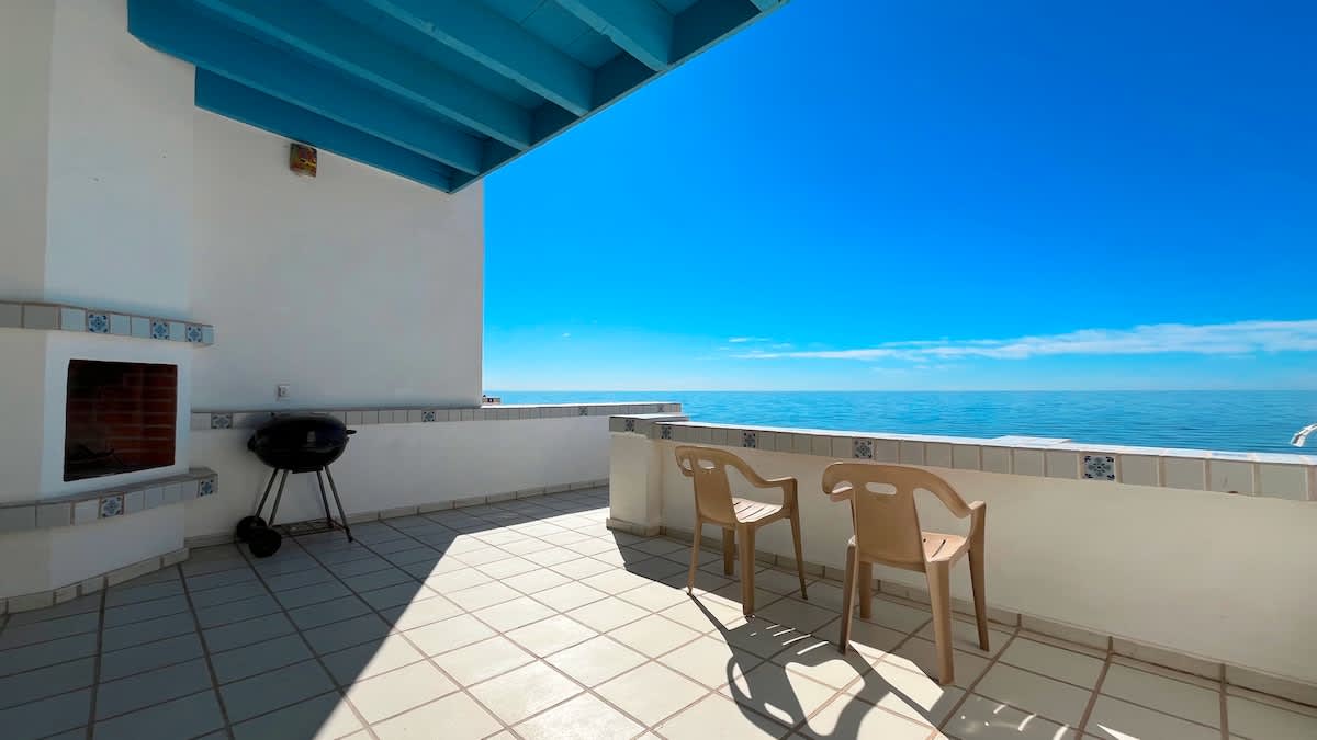 Cómodo Condo Frente al Mar | Las Olas II 3 