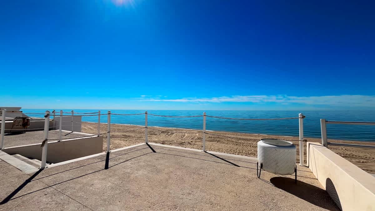 Cómodo Condo Frente al Mar | Las Olas II 3 