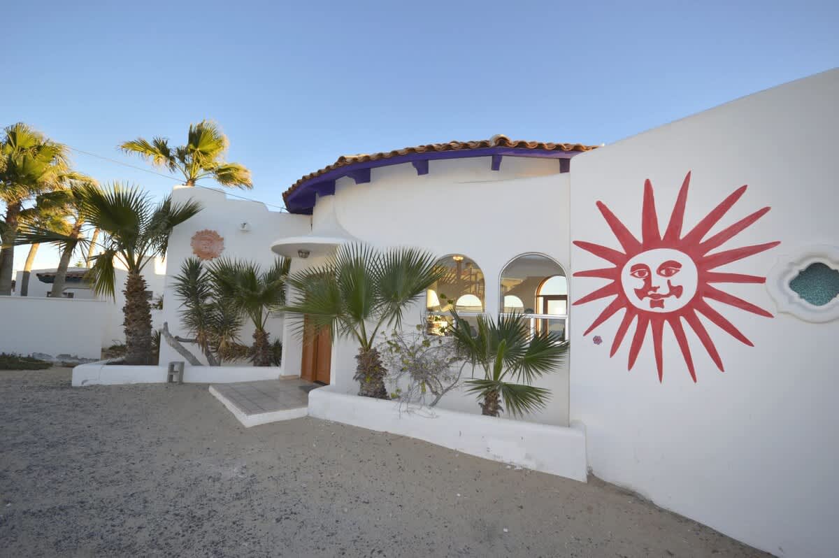 Charming & Rustic Beachfront Home | Sun House