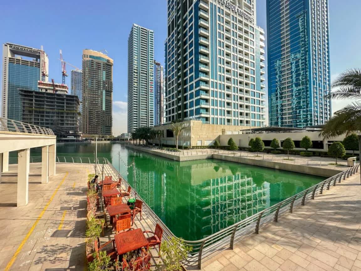 https://assets.guesty.com/image/upload/t_default_thumb/listing_images_s3/production/property-photos/37fa8cd4076bd5909a1324d85fe2668166d799d955c18ac3/6915c7033cabf40040d773c0/d6a6fc5a-b2ea-45-g0o8c
