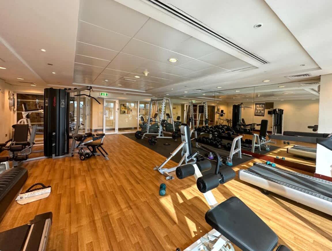 https://assets.guesty.com/image/upload/t_default_thumb/listing_images_s3/production/property-photos/37fa8cd4076bd5909a1324d85fe2668166d799d955c18ac3/6915c7033cabf40040d773c0/ffab05b3-900c-44-70JwG